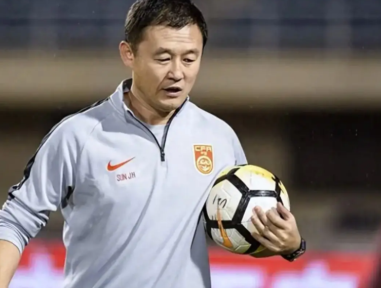 Kaiyun Sports-开云体育-孙继海遭暴击！足协发布青训改制意见，取消长约，天价赔偿金作古