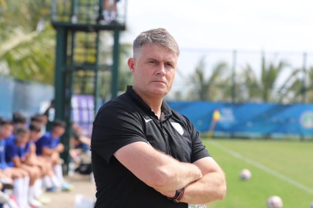 开云体育平台-新王亮剑超级杯面临抉择 佩德罗：保持拼劲不能松！