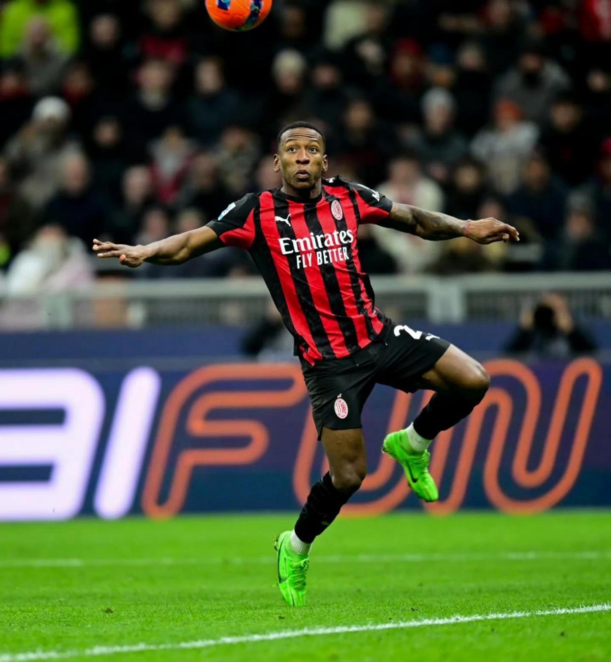 开云-爱游戏-老当益壮！米兰25场伤退23人次，40岁魔笛出勤率前3不在其中