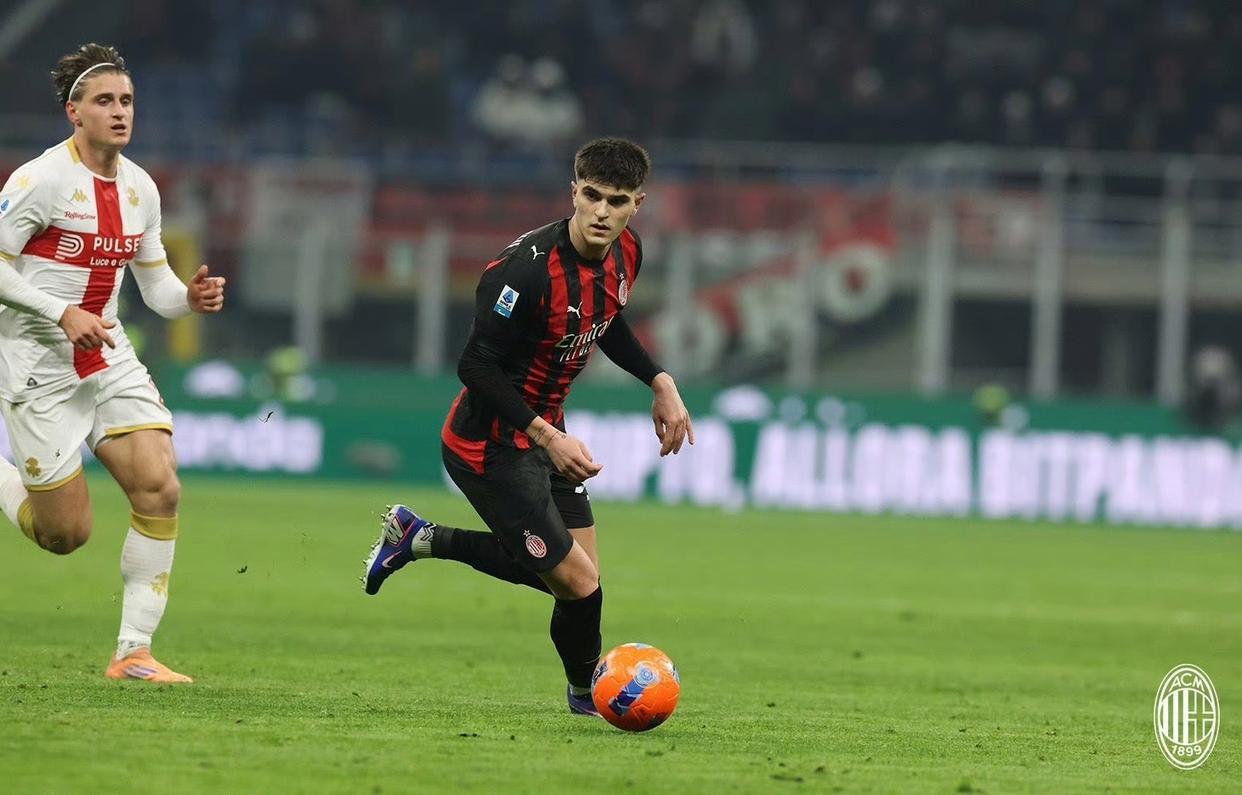 开云-爱游戏-老当益壮！米兰25场伤退23人次，40岁魔笛出勤率前3不在其中