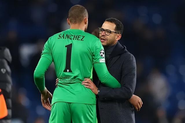 Kaiyun Sports-开云体育-不走运！蓝军二门欧冠半场伤退 新帅本欲重点培养他