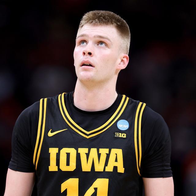 NCAA疯狂三月谁最猛？这8位2026届准新秀身价起飞！